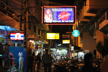 Pattaya Secrets Hotel Soi 14 a narrow soi.